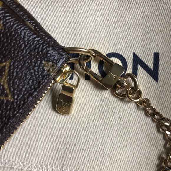 ⭐SOLD⭐ Louis Vuitton Monogram Mini Pochette - Picture 6 of 8